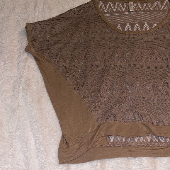 Cover up top - Picture 3 of 5